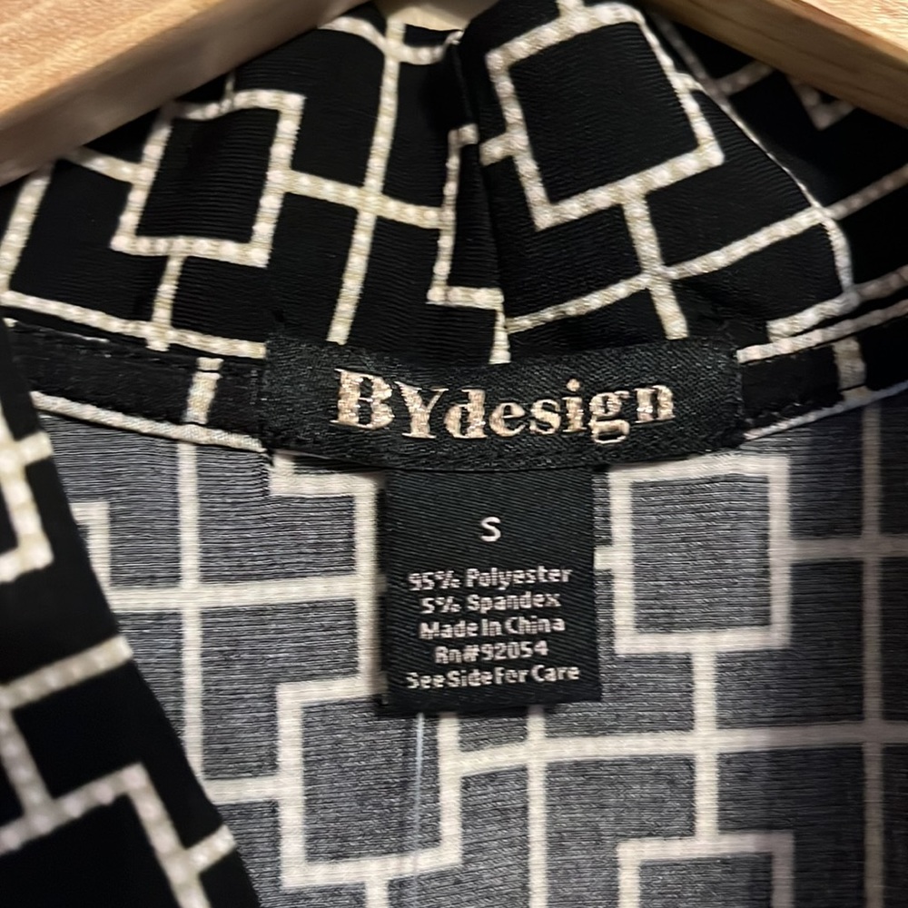 “ By Design” textured, sleeveless, size small - Picture 6 of 11
